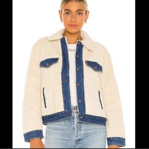NWT Levis Ex Boyfriend Sherpa Trucker Jacket Medium